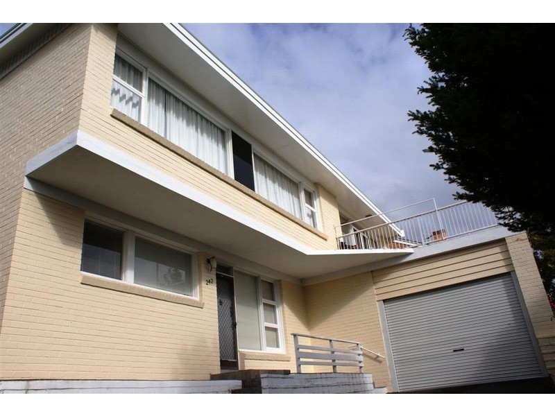 242 Churchill Avenue, Sandy Bay TAS 7005