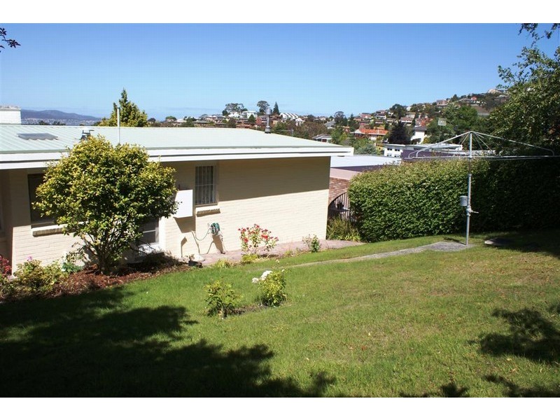242 Churchill Avenue, Sandy Bay TAS 7005