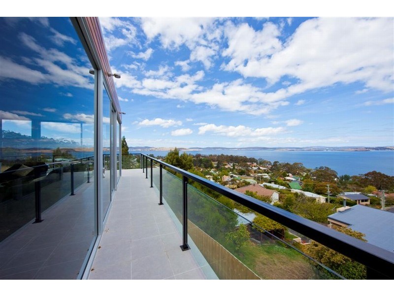 21 Bareena Road, Taroona TAS 7053