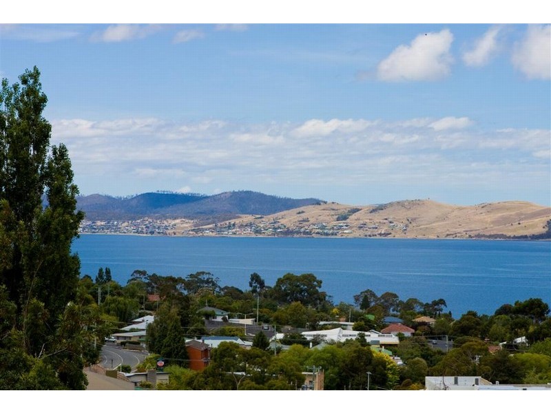 21 Bareena Road, Taroona TAS 7053