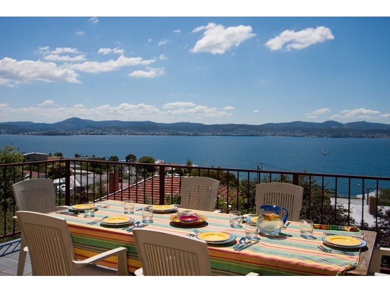 4 Portland Place, Sandy Bay TAS 7005