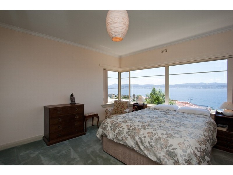 4 Portland Place, Sandy Bay TAS 7005