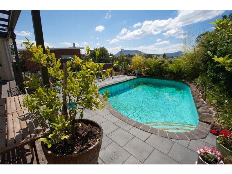 14 Wendover Place, New Town TAS 7008