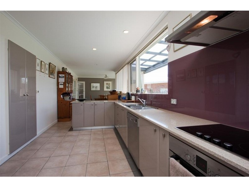 14 Wendover Place, New Town TAS 7008