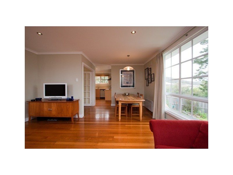 3 Broad Street, Lindisfarne TAS 7015