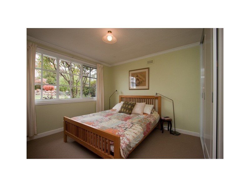 3 Broad Street, Lindisfarne TAS 7015