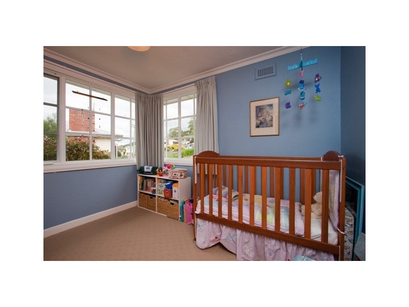 3 Broad Street, Lindisfarne TAS 7015