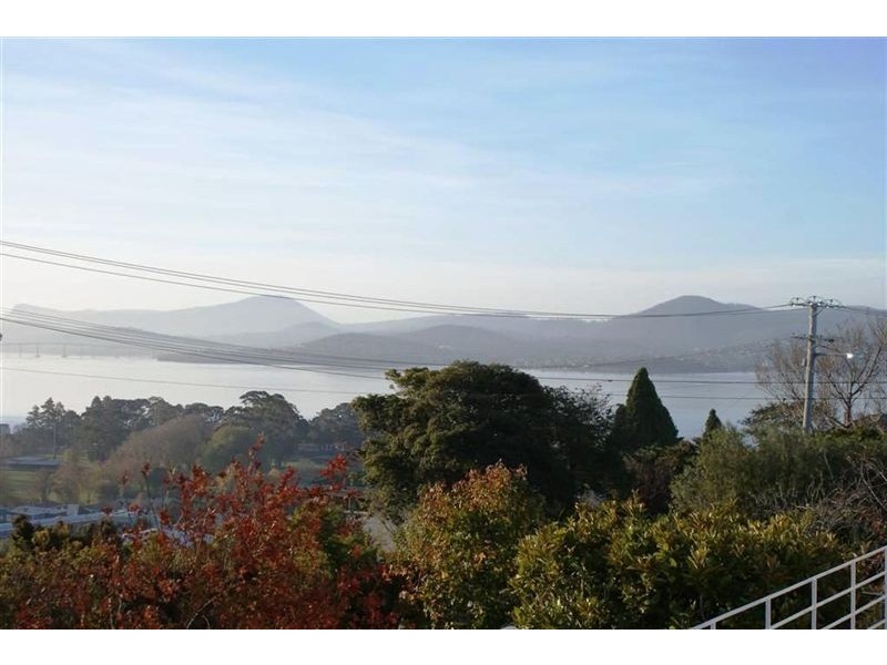538 Churchill Avenue, Sandy Bay TAS 7005