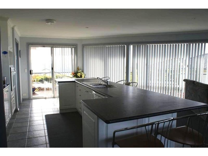 30 Tahune Crescent, Blackmans Bay TAS 7052