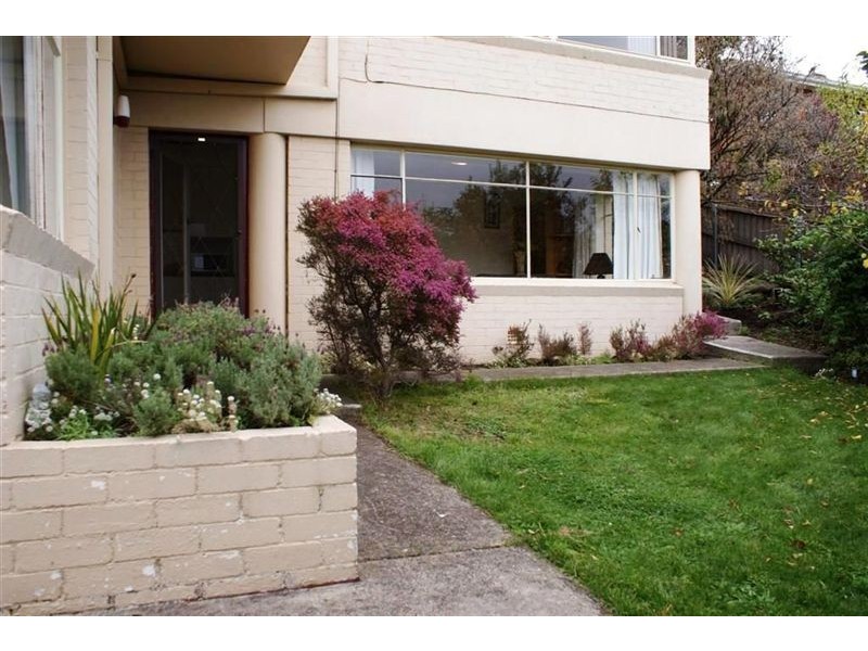 4 Portland Place, Sandy Bay TAS 7005