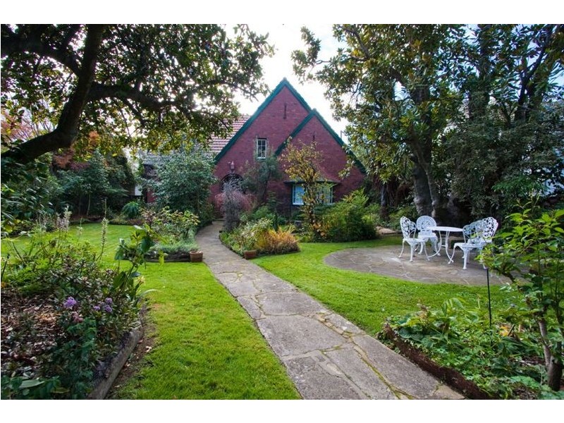 11 Elma Road, Sandy Bay TAS 7005