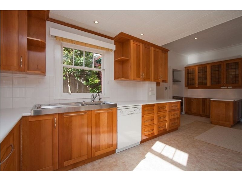 11 Elma Road, Sandy Bay TAS 7005