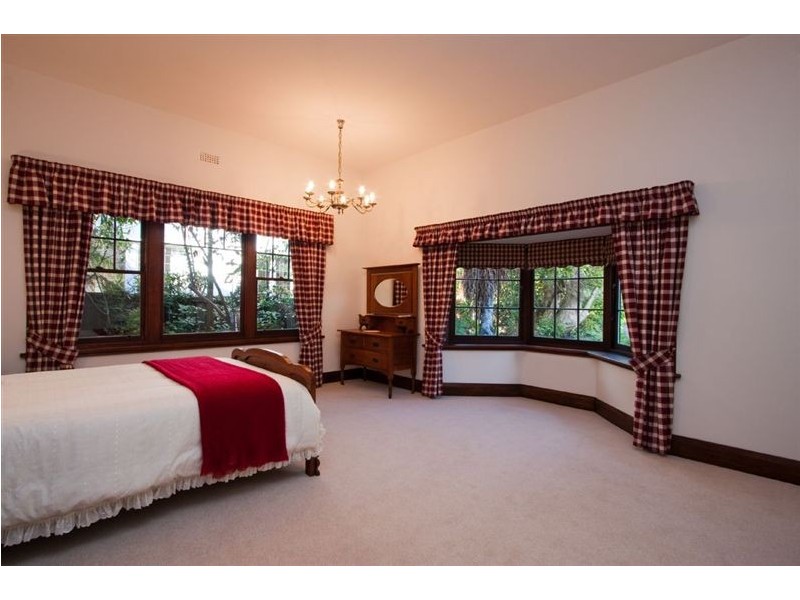 11 Elma Road, Sandy Bay TAS 7005