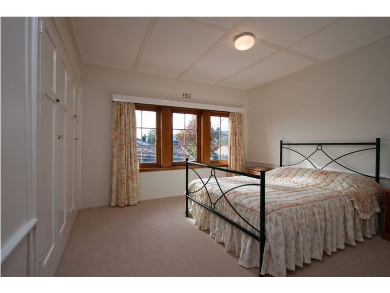 11 Elma Road, Sandy Bay TAS 7005