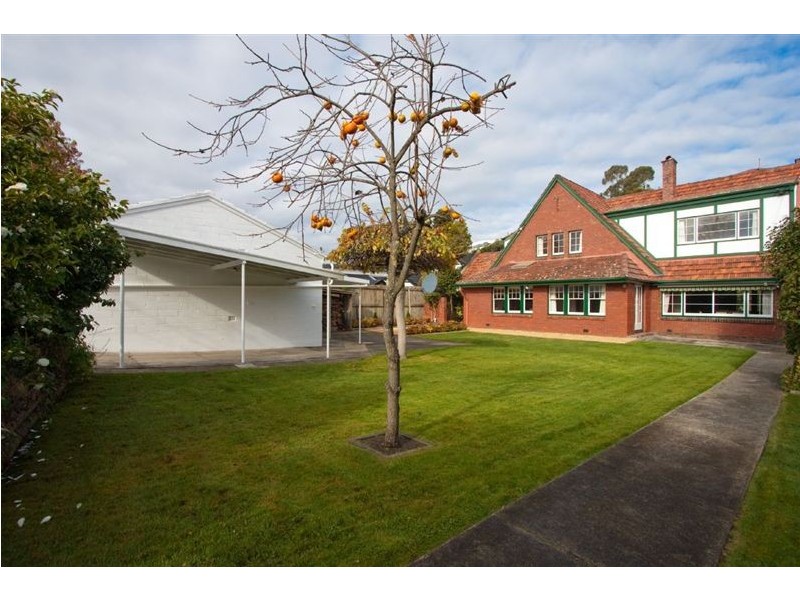 11 Elma Road, Sandy Bay TAS 7005