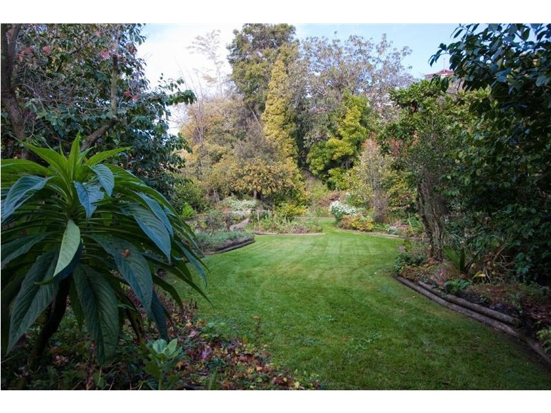 11 Elma Road, Sandy Bay TAS 7005