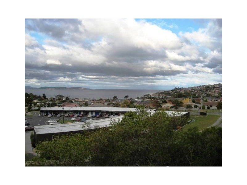 4/6 Opal Drive, Blackmans Bay TAS 7052
