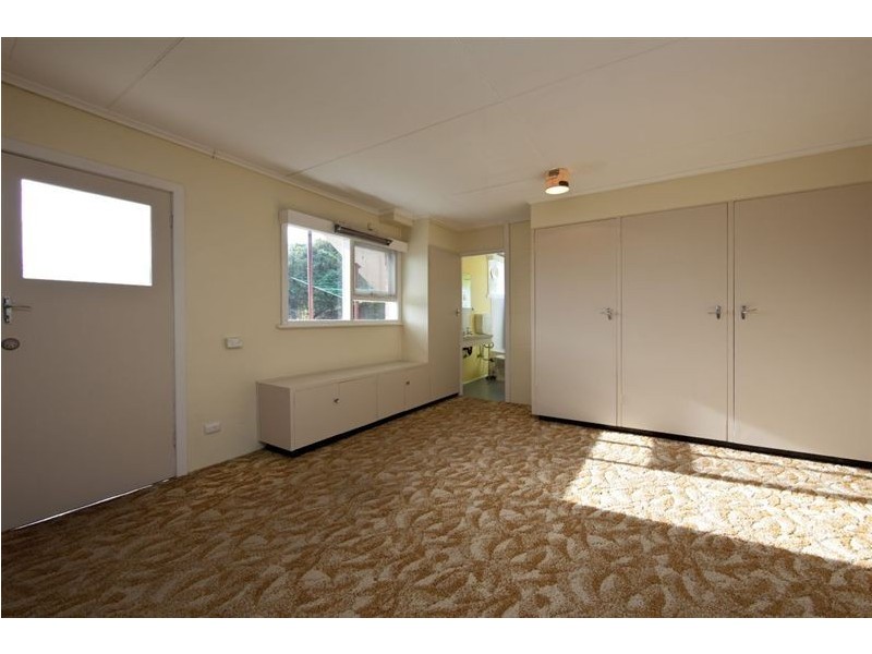 18 St Helens Street, Lindisfarne TAS 7015