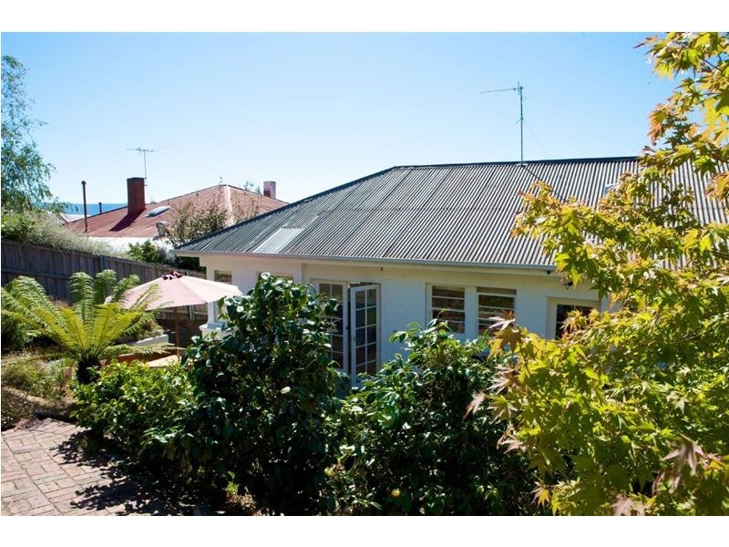 10 Norfolk Crescent, Sandy Bay TAS 7005
