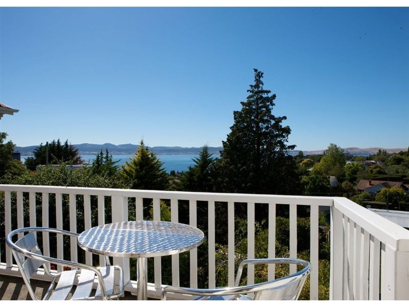 10 Norfolk Crescent, Sandy Bay TAS 7005