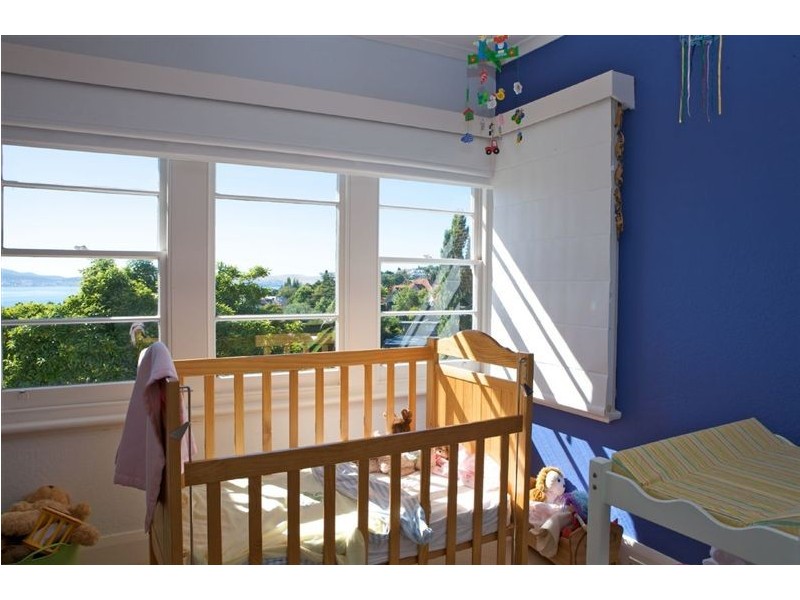 10 Norfolk Crescent, Sandy Bay TAS 7005