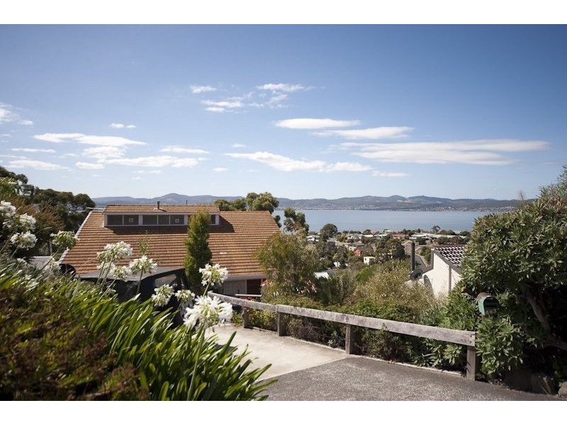 483 Churchill Avenue, Sandy Bay TAS 7005