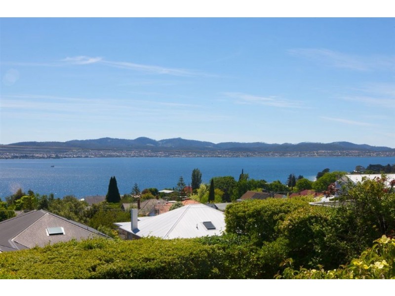 11 Red Knigts Road, Sandy Bay TAS 7005