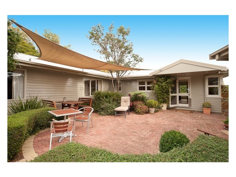 5 Selbourne Place, Lindisfarne TAS 7015