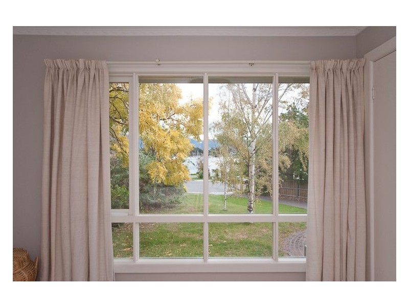 5 Selbourne Place, Lindisfarne TAS 7015