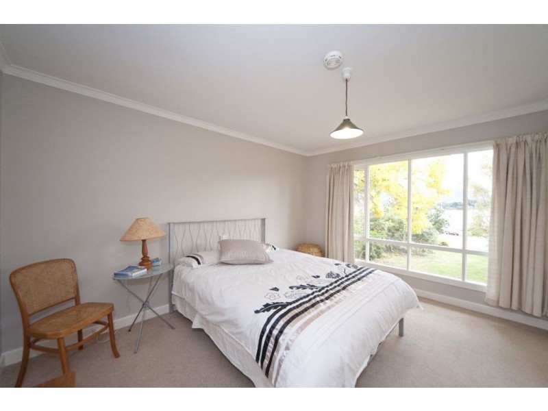 5 Selbourne Place, Lindisfarne TAS 7015