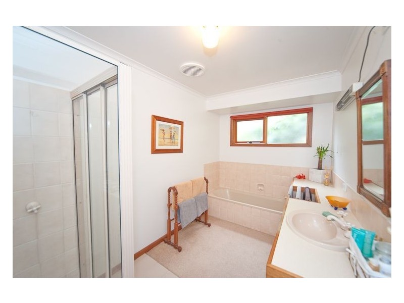 5 Selbourne Place, Lindisfarne TAS 7015