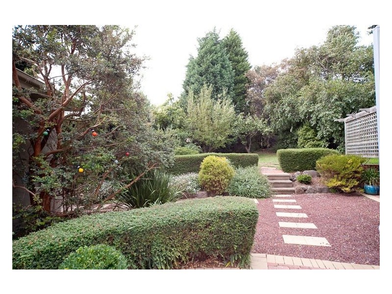 5 Selbourne Place, Lindisfarne TAS 7015