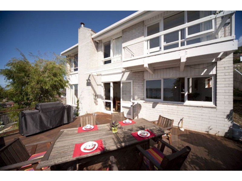 483 Churchill Avenue, Sandy Bay TAS 7005