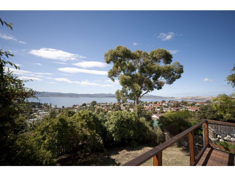 483 Churchill Avenue, Sandy Bay TAS 7005