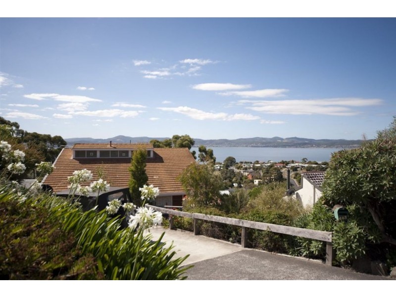 483 Churchill Avenue, Sandy Bay TAS 7005