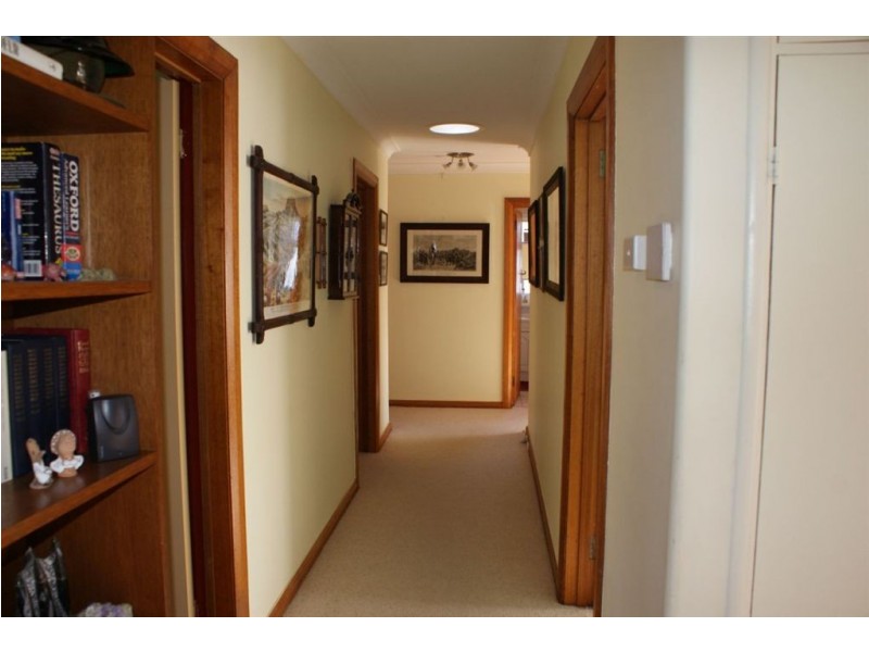 12 Hillside Road, West Hobart TAS 7000