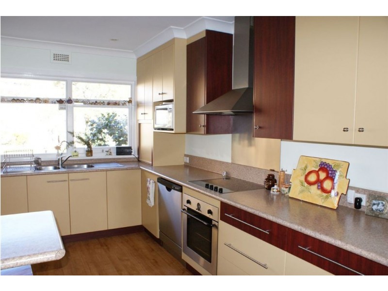 12 Hillside Road, West Hobart TAS 7000