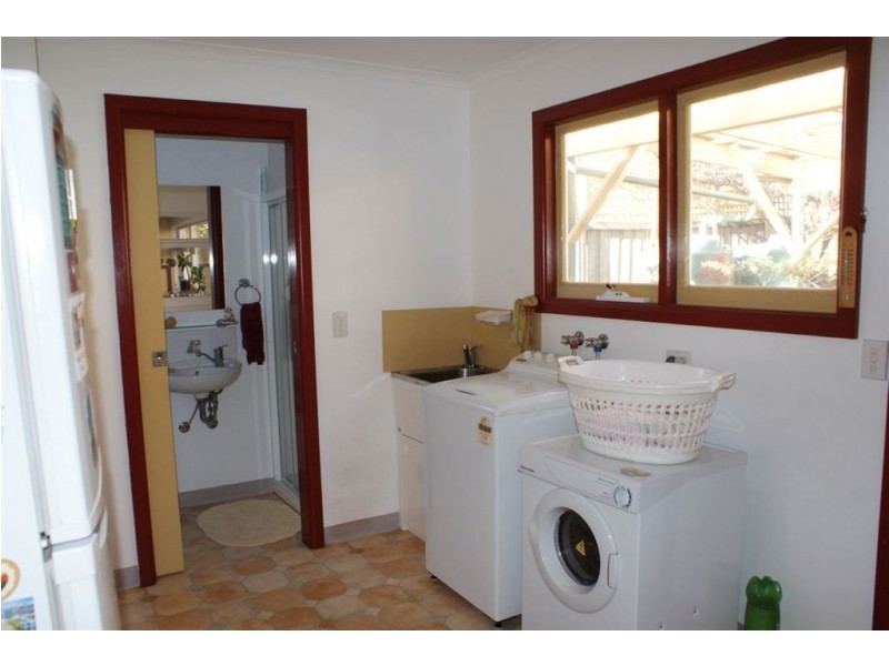 12 Hillside Road, West Hobart TAS 7000