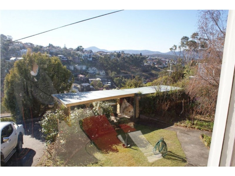 12 Hillside Road, West Hobart TAS 7000