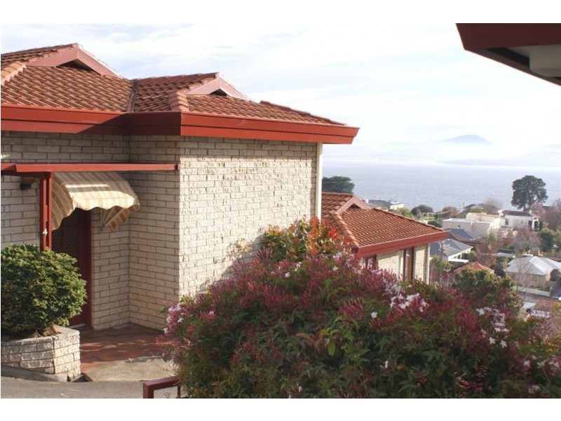 4/7A Chessington Court, Sandy Bay TAS 7005