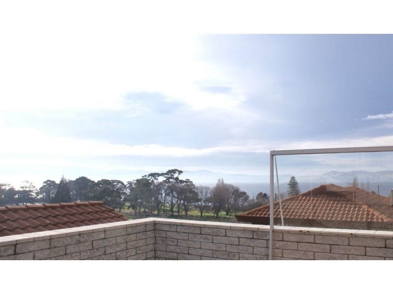 4/7A Chessington Court, Sandy Bay TAS 7005