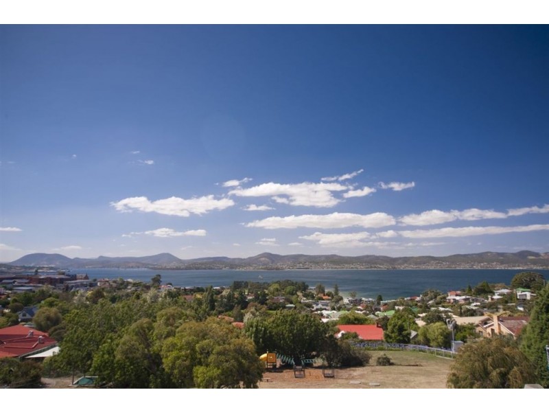 40 Coolabah Road, Sandy Bay TAS 7005