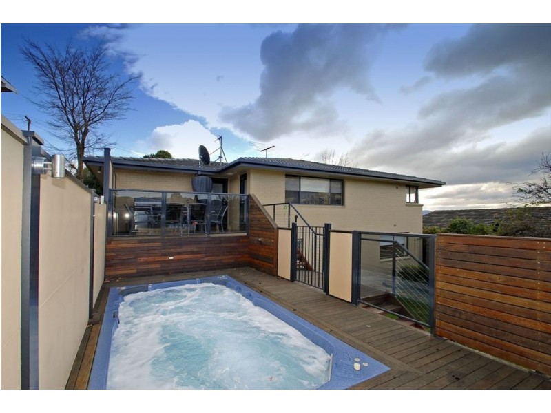 7 Fehre Court, Sandy Bay TAS 7005