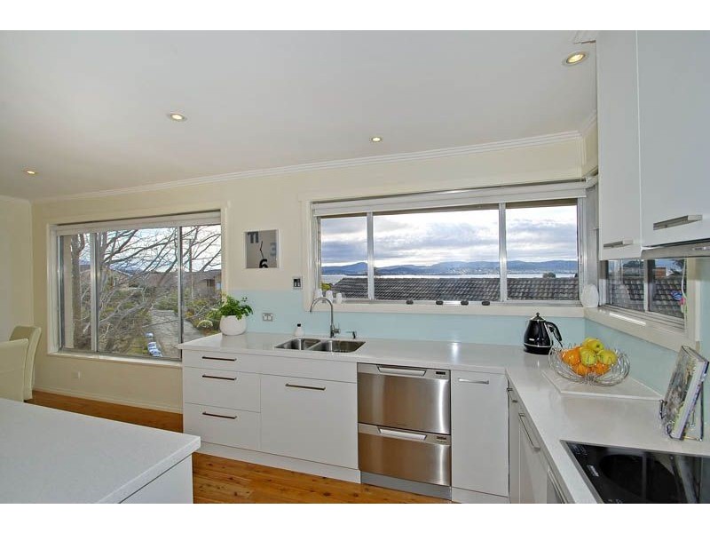 7 Fehre Court, Sandy Bay TAS 7005