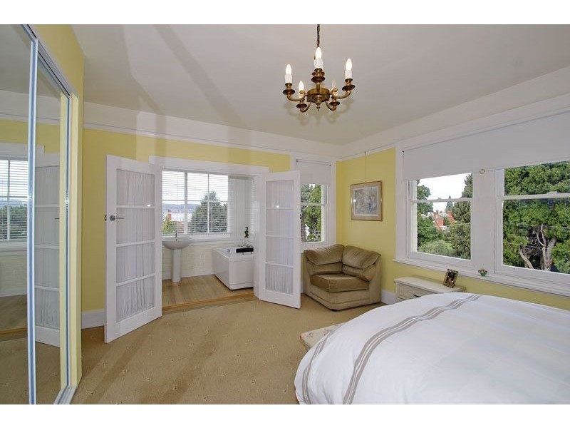 6A Nelson Road, Sandy Bay TAS 7005