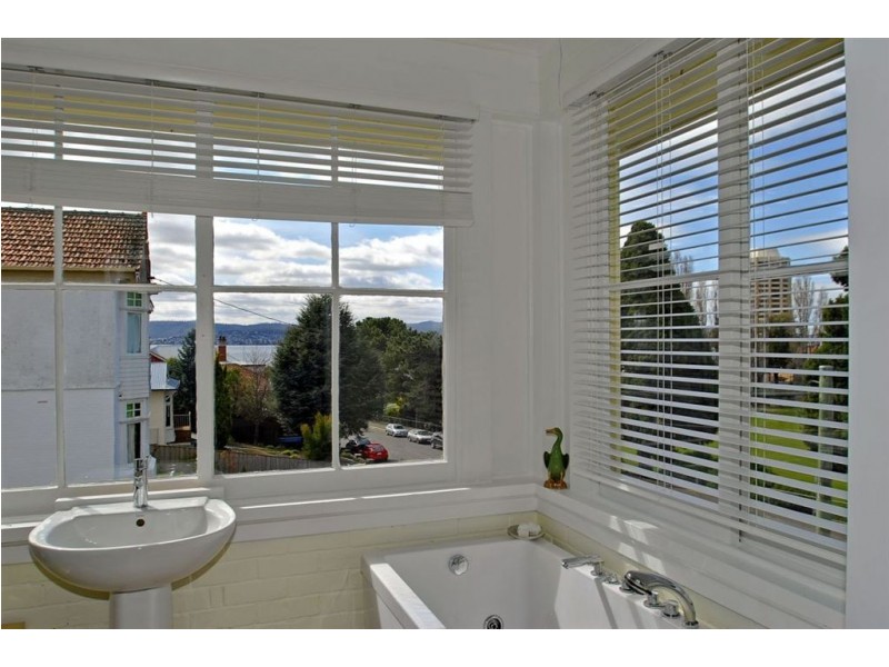 6A Nelson Road, Sandy Bay TAS 7005