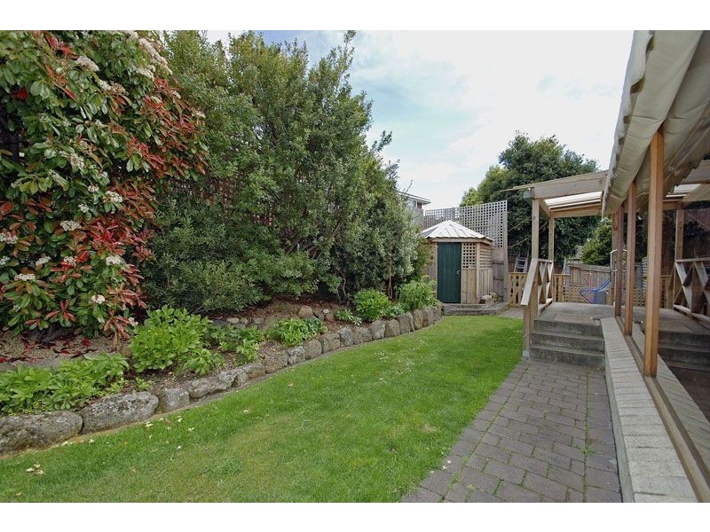 16 Firth Road, Lenah Valley TAS 7008