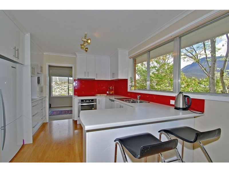 29 Stratton Avenue, Lenah Valley TAS 7008