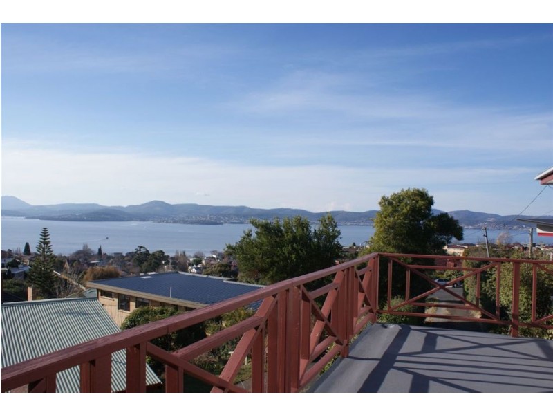 13 Wandeet Place, Sandy Bay TAS 7005