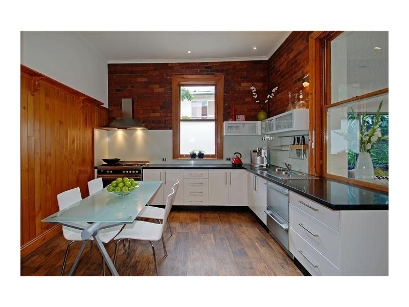 8 Ford Parade, Lindisfarne TAS 7015